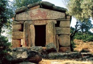 Castegliani Yornta-Schrein.jpg